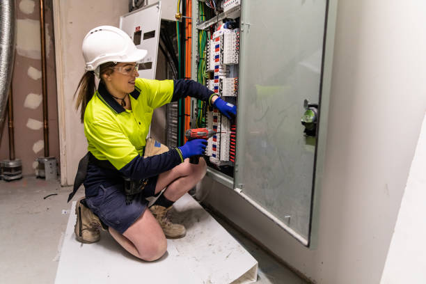 Best Licensed Electrician  in Ainsworth, NE